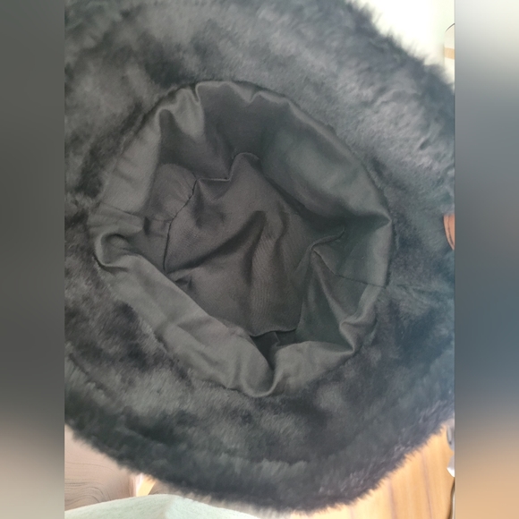 Fuzzy Bucket Hat - Picture 5 of 6